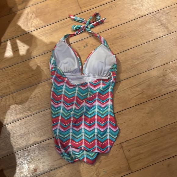 Cute flattering vintage bathing suit - Picture 2 of 2